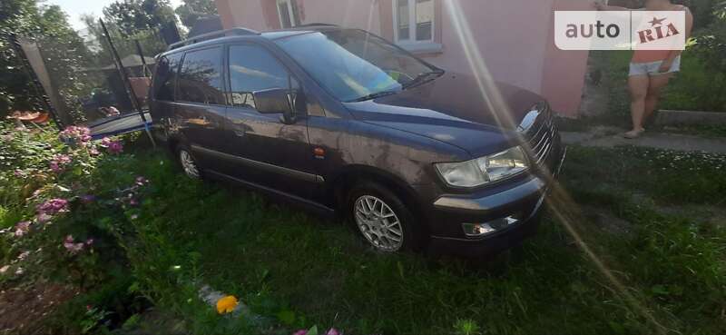 2000 mitsubishi space wagon