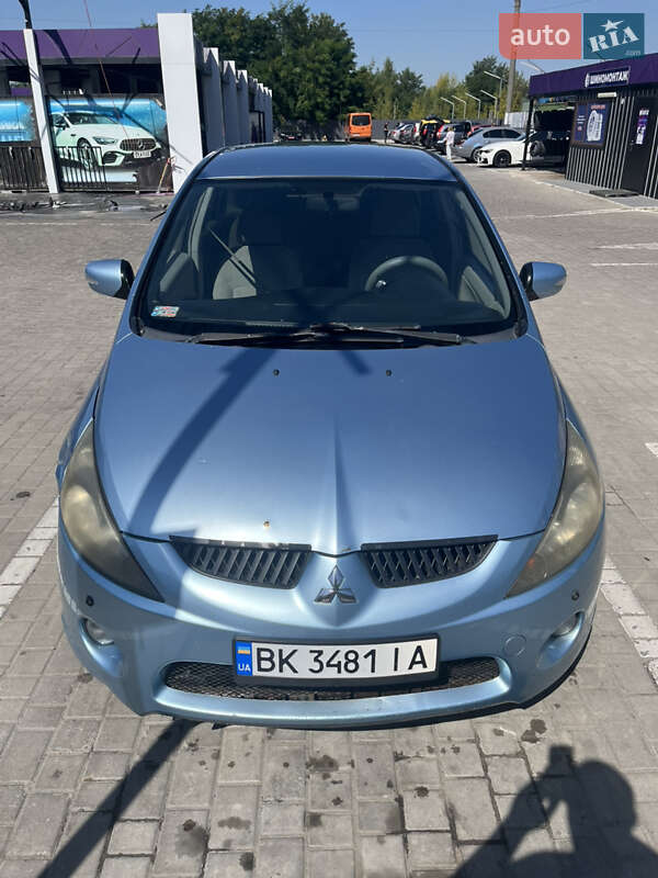 2004 mitsubishi grandis