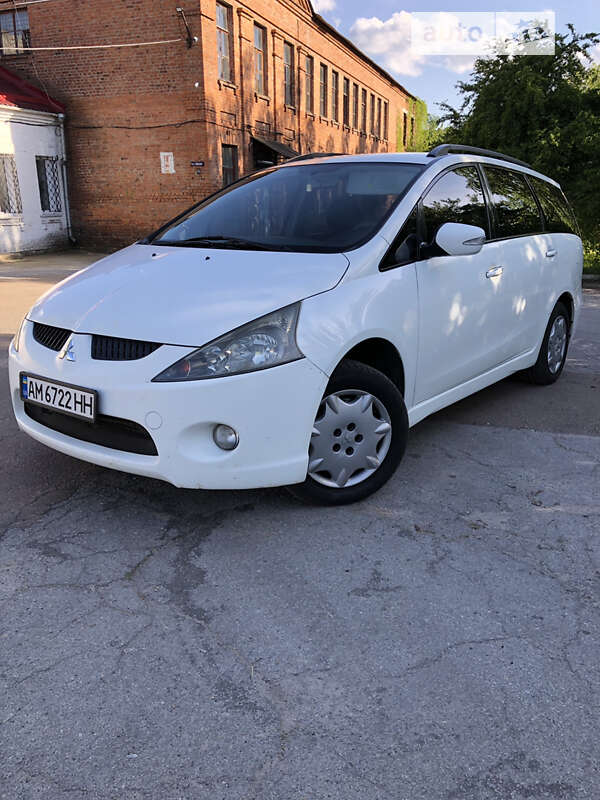 2004 mitsubishi grandis