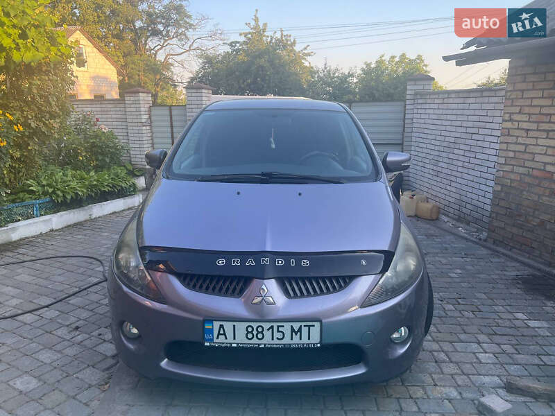 2004 mitsubishi grandis