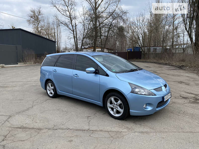 2004 mitsubishi grandis