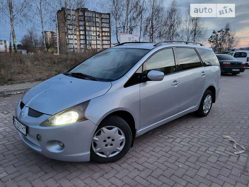 2004 mitsubishi grandis