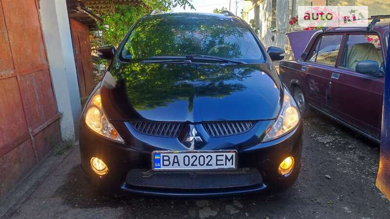 2005 mitsubishi grandis