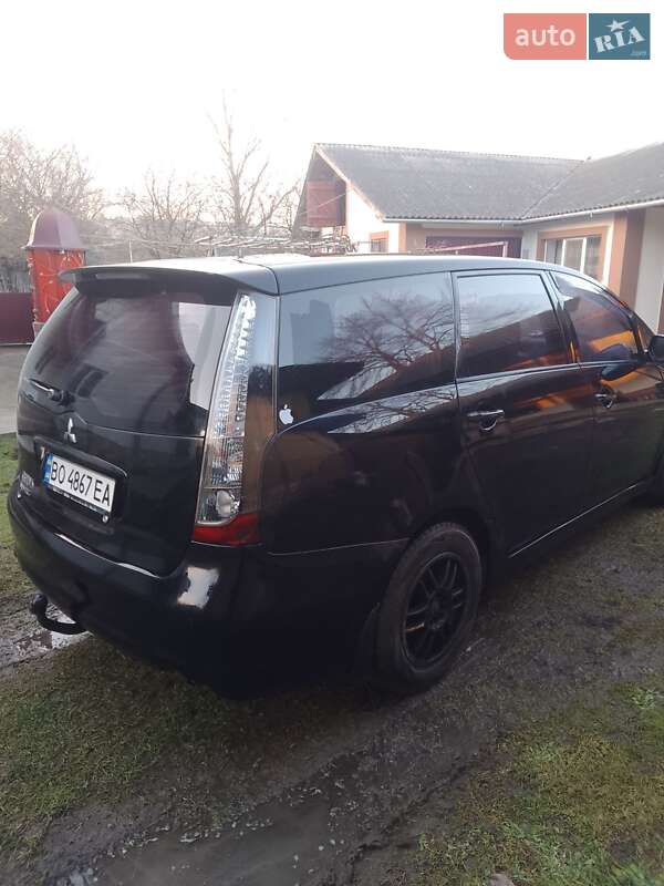 2005 mitsubishi grandis