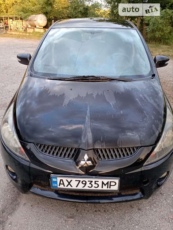 2005 mitsubishi grandis