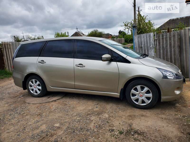 2006 mitsubishi grandis