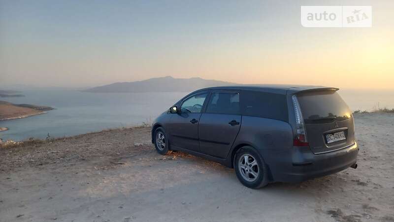 2008 mitsubishi grandis