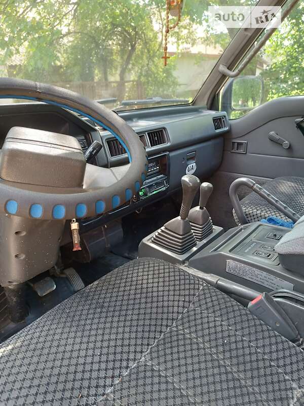 1990 mitsubishi l 300