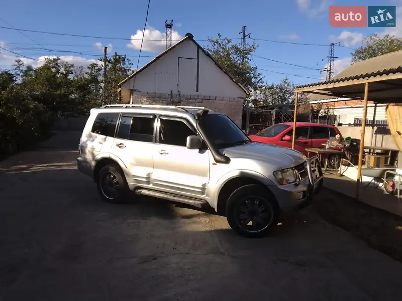 2000 mitsubishi pajero wagon