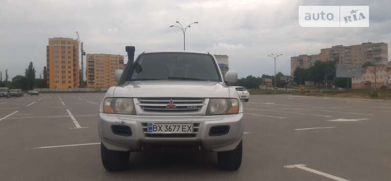 2000 mitsubishi pajero