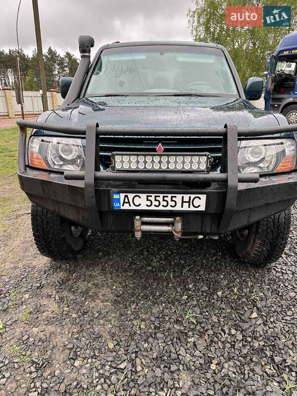 2002 mitsubishi pajero