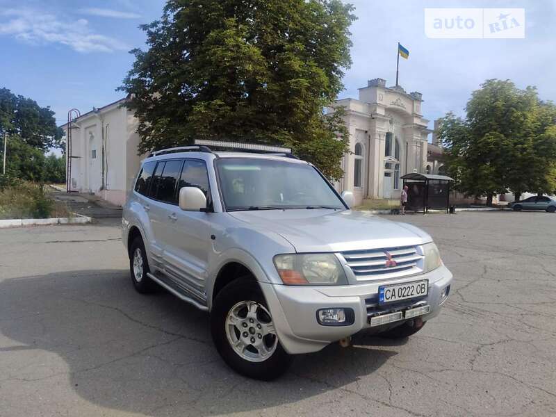 2002 mitsubishi pajero