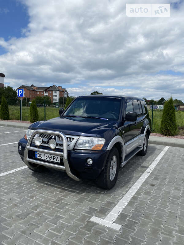 2003 mitsubishi pajero wagon