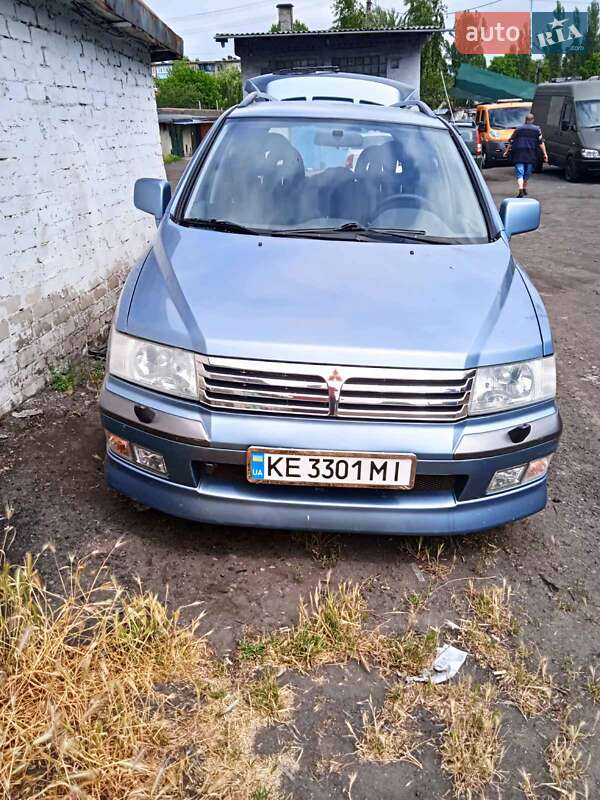 2001 mitsubishi space wagon