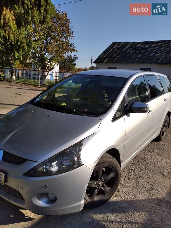 2004 mitsubishi grandis
