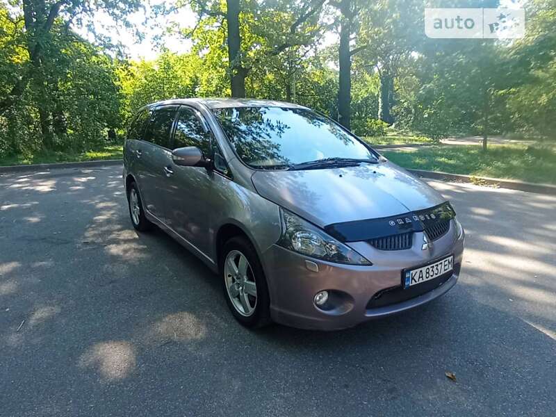 2004 mitsubishi grandis