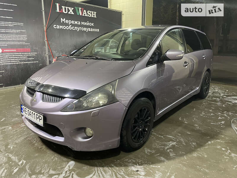 2004 mitsubishi grandis