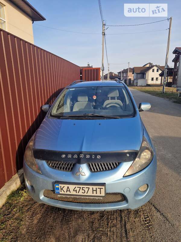 2004 mitsubishi grandis