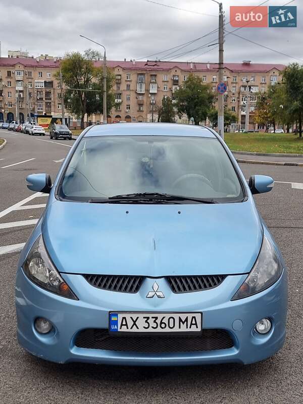 2004 mitsubishi grandis