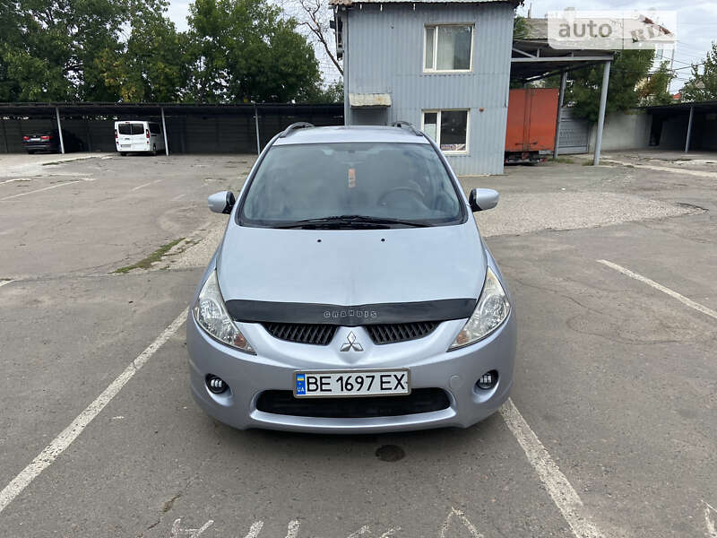 2004 mitsubishi grandis