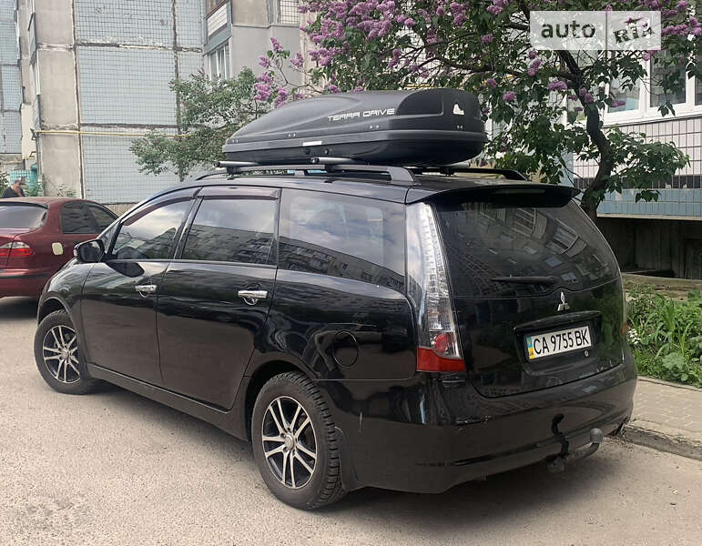 2004 mitsubishi grandis