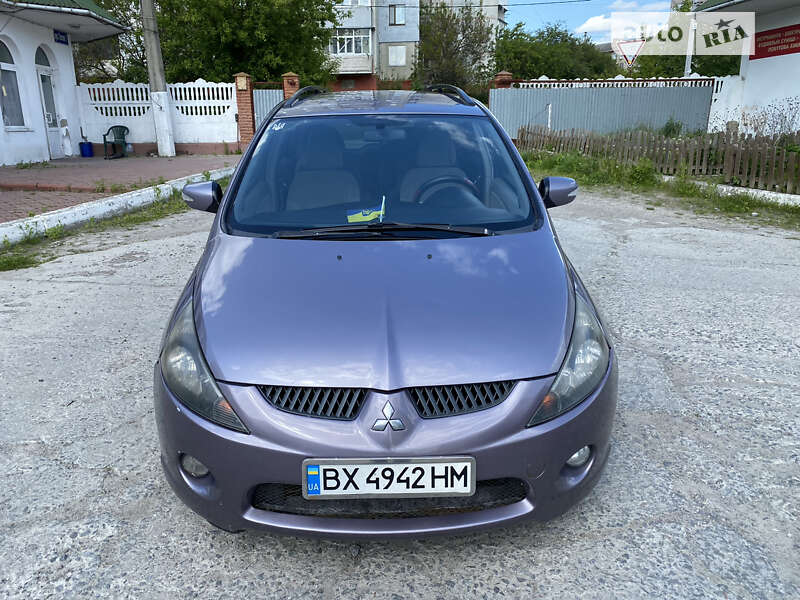 2005 mitsubishi grandis