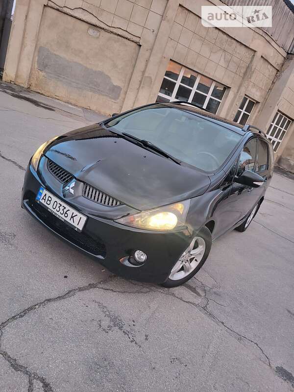2005 mitsubishi grandis