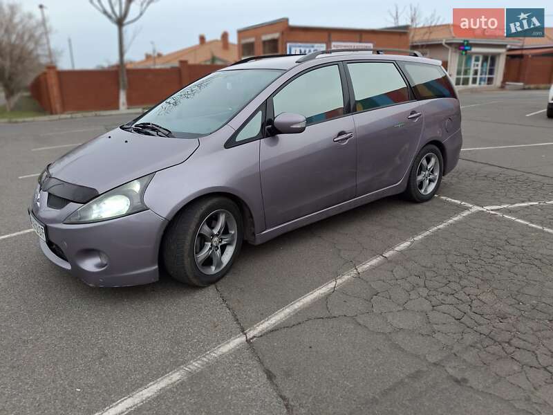 2005 mitsubishi grandis