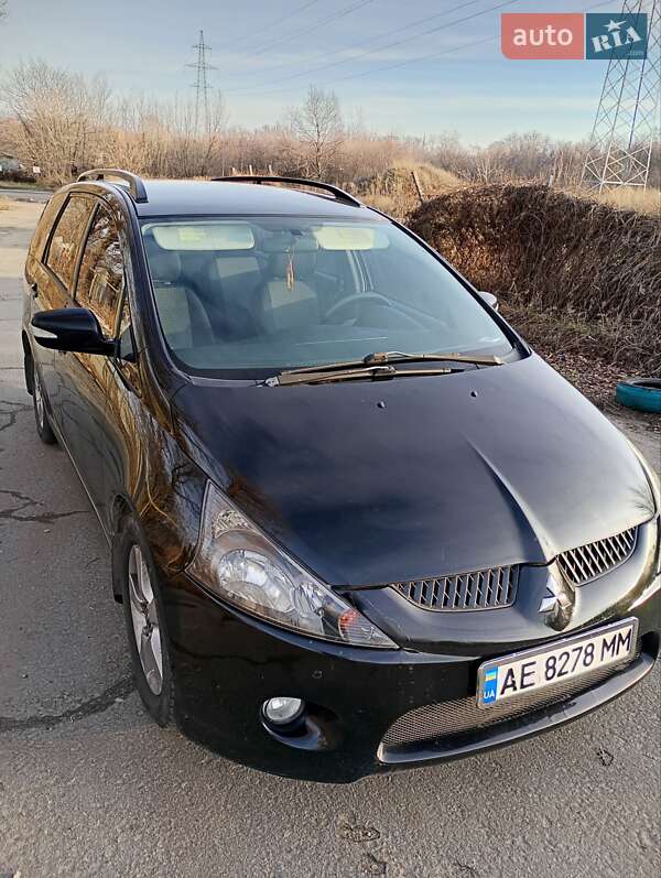2005 mitsubishi grandis