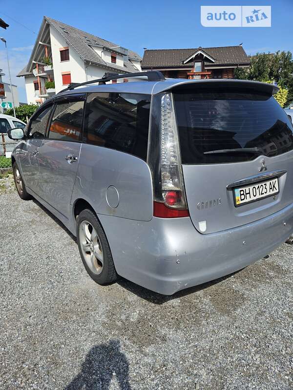 2005 mitsubishi grandis