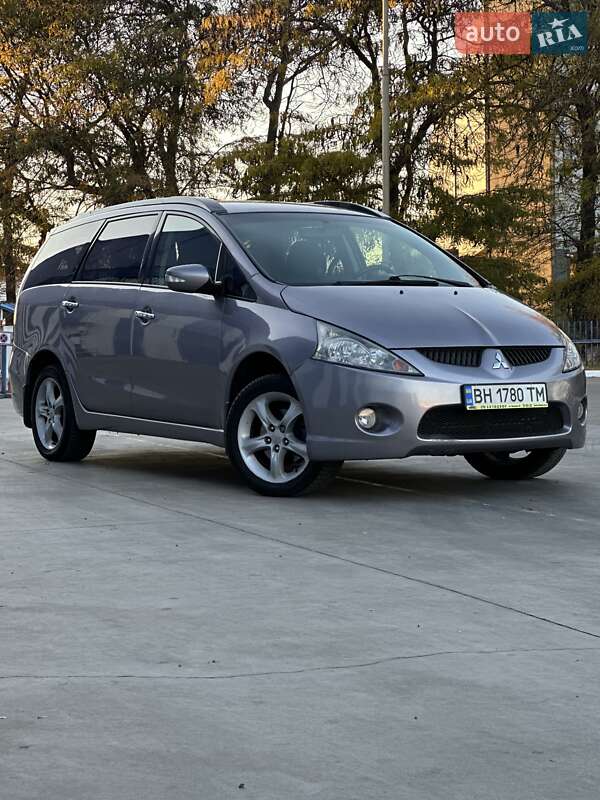 2005 mitsubishi grandis