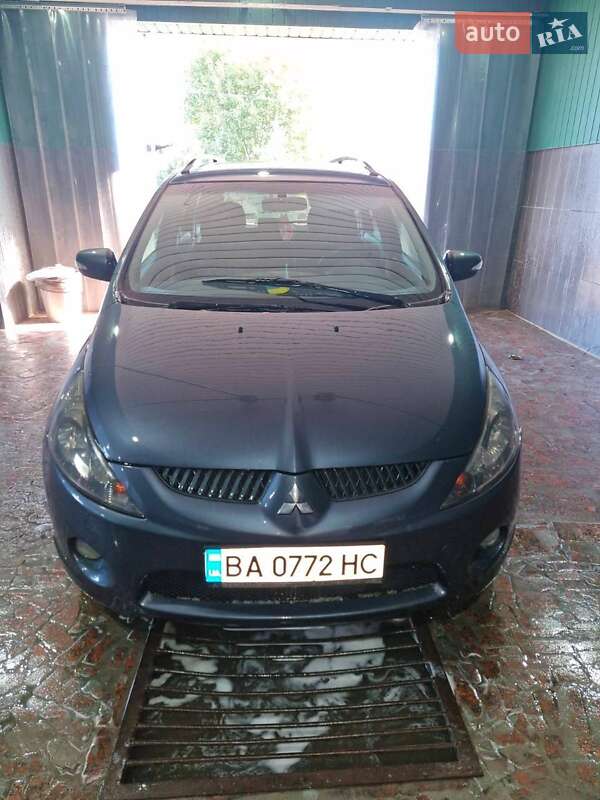 2005 mitsubishi grandis