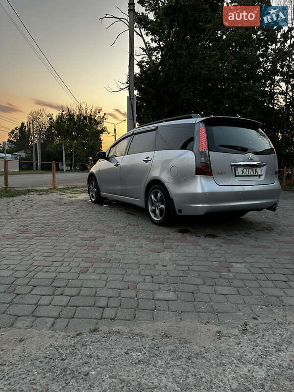 2006 mitsubishi grandis