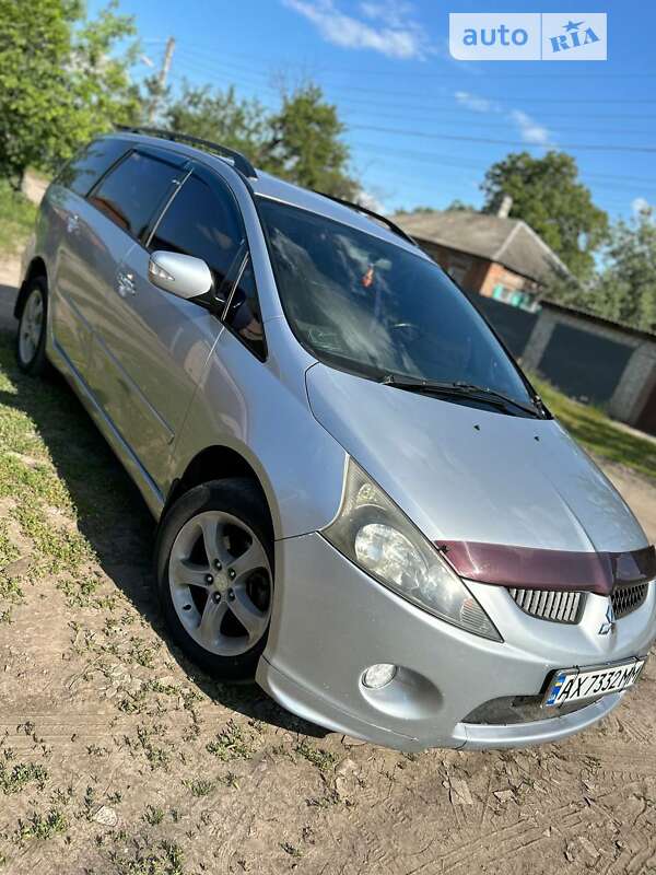 2006 mitsubishi grandis
