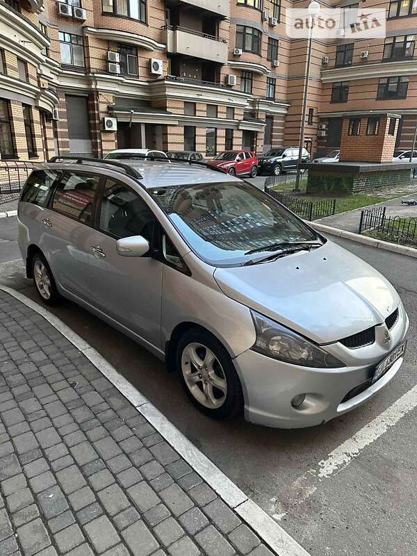 2007 mitsubishi grandis