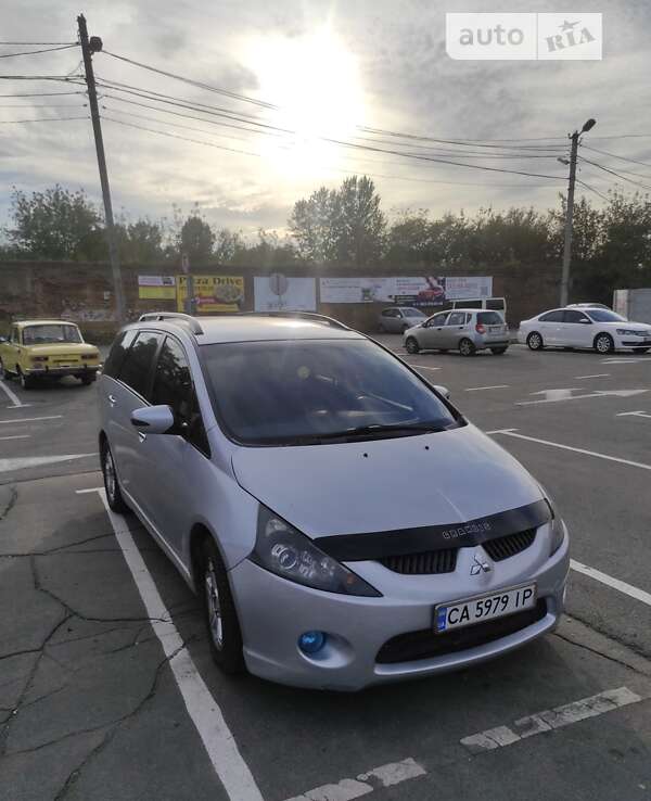 2007 mitsubishi grandis