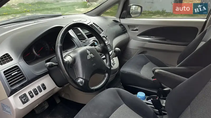 2008 mitsubishi grandis