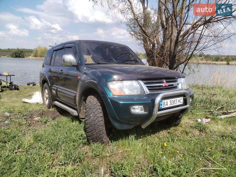 2000 mitsubishi pajero