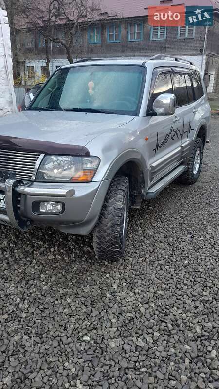 2002 mitsubishi pajero