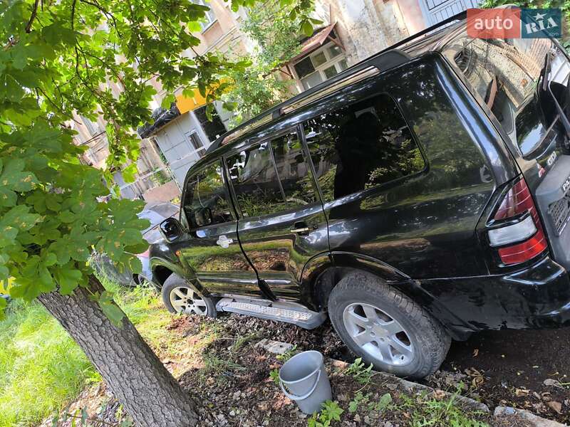 2002 mitsubishi pajero