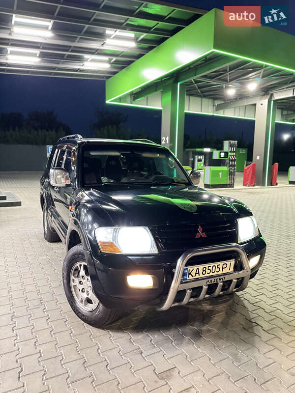 2002 mitsubishi pajero wagon