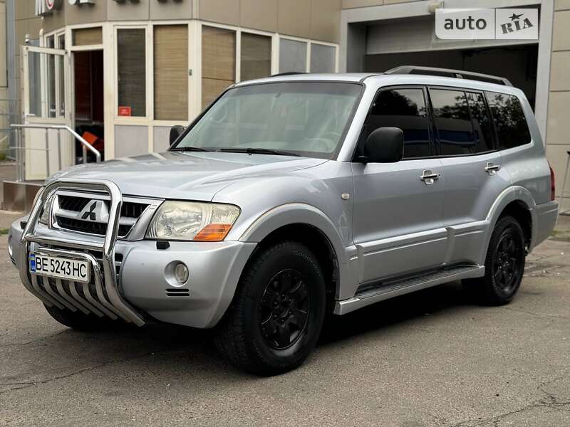 2004 mitsubishi pajero
