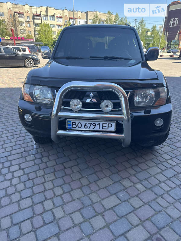 2004 mitsubishi pajero