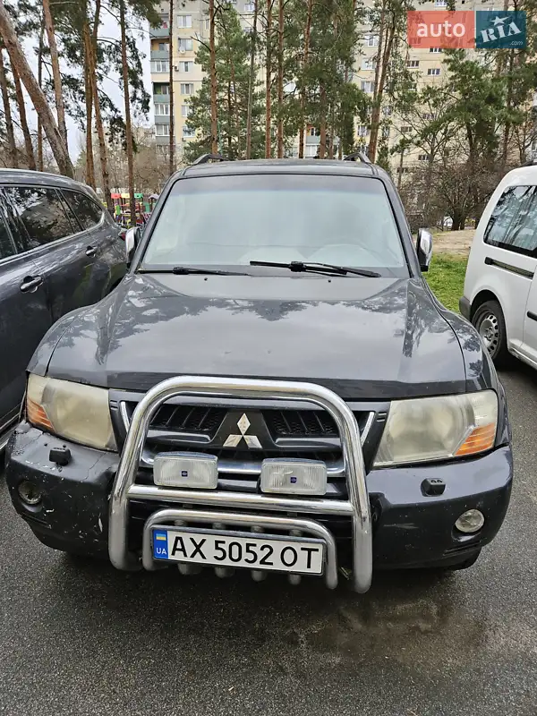 2004 mitsubishi pajero wagon