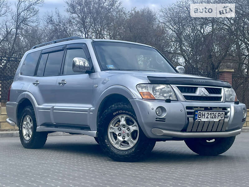 2004 mitsubishi pajero wagon