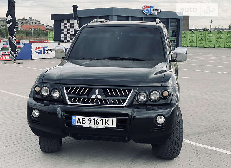2004 mitsubishi pajero wagon