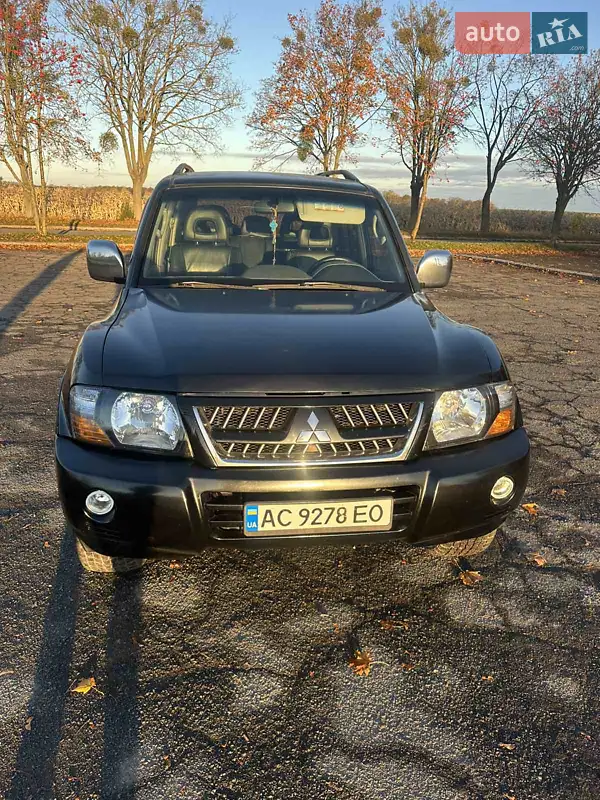2005 mitsubishi pajero