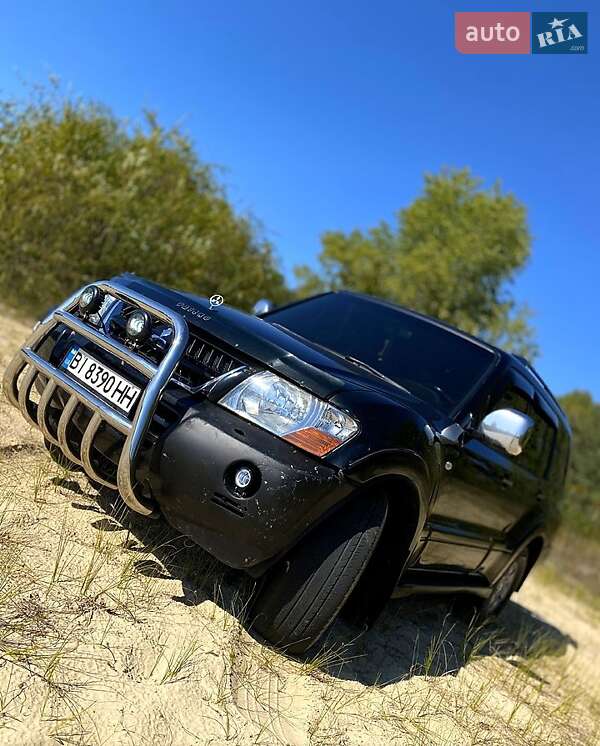 2005 mitsubishi pajero
