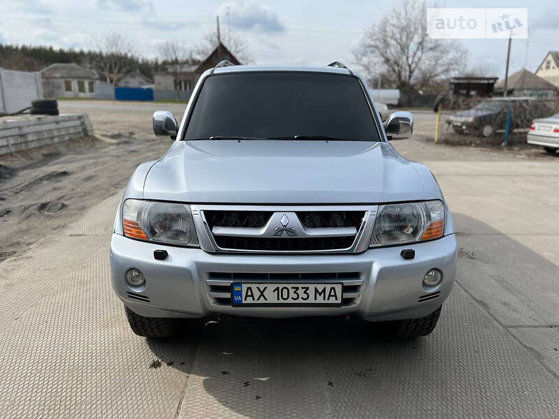 2005 mitsubishi pajero