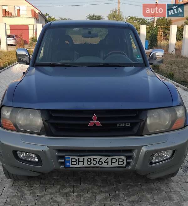 2000 mitsubishi pajero
